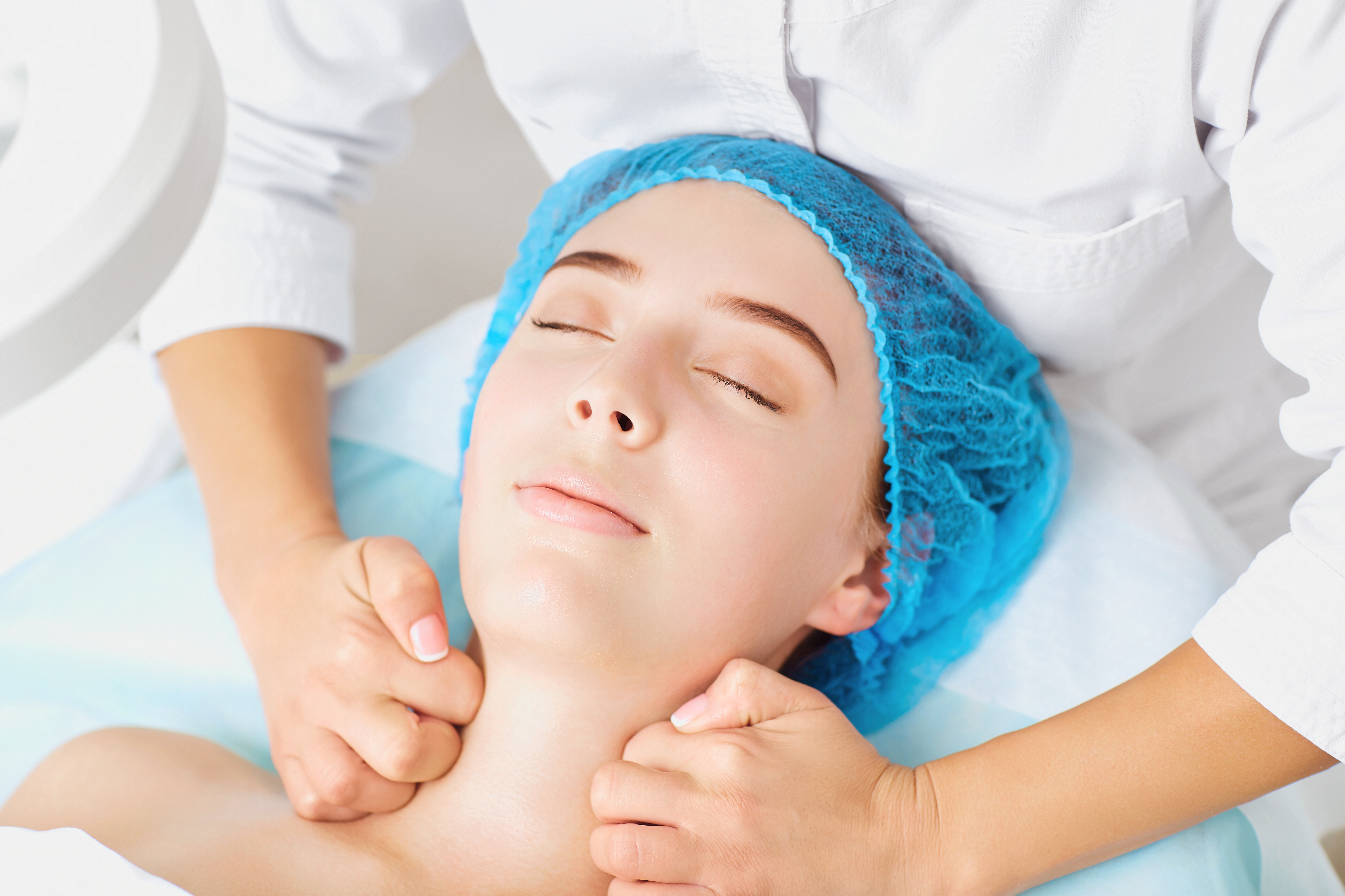 Reabilitarea pielii feței și hidratarea cu masaj